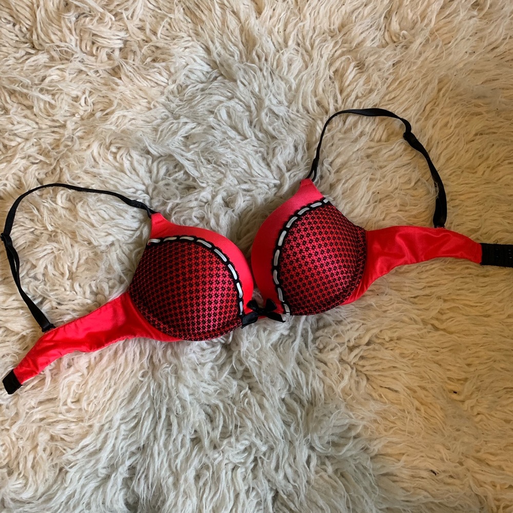 Bombshell Bra VS